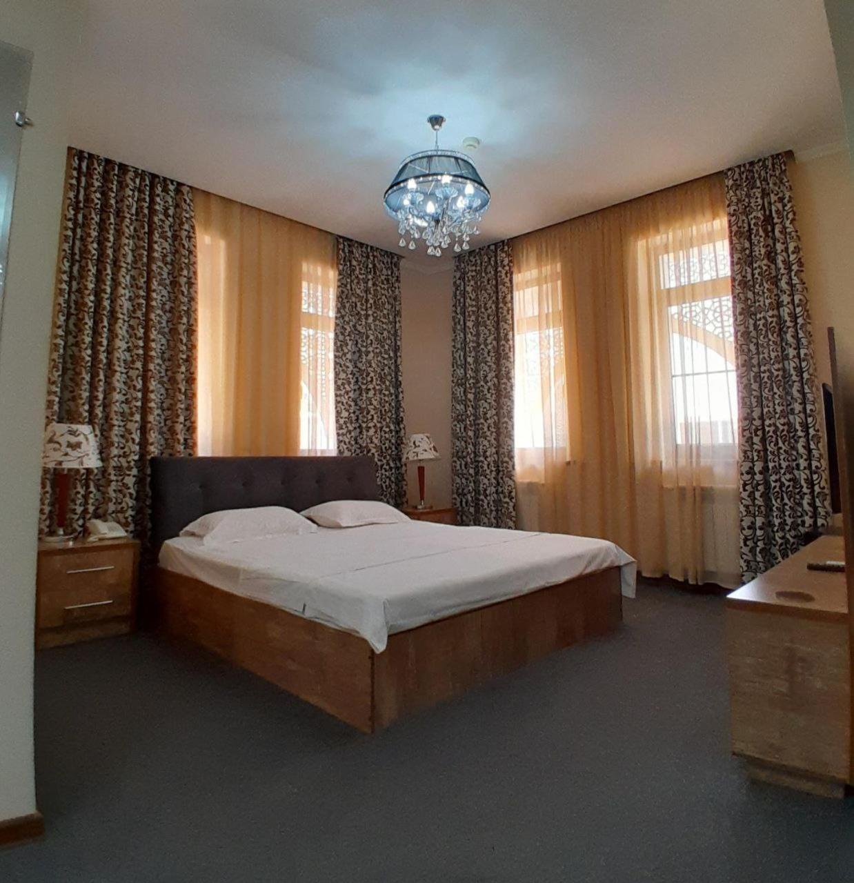 Hotel Bek Samarkand Buitenkant foto
