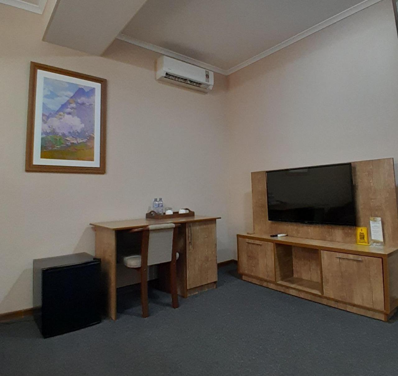 Hotel Bek Samarkand Buitenkant foto