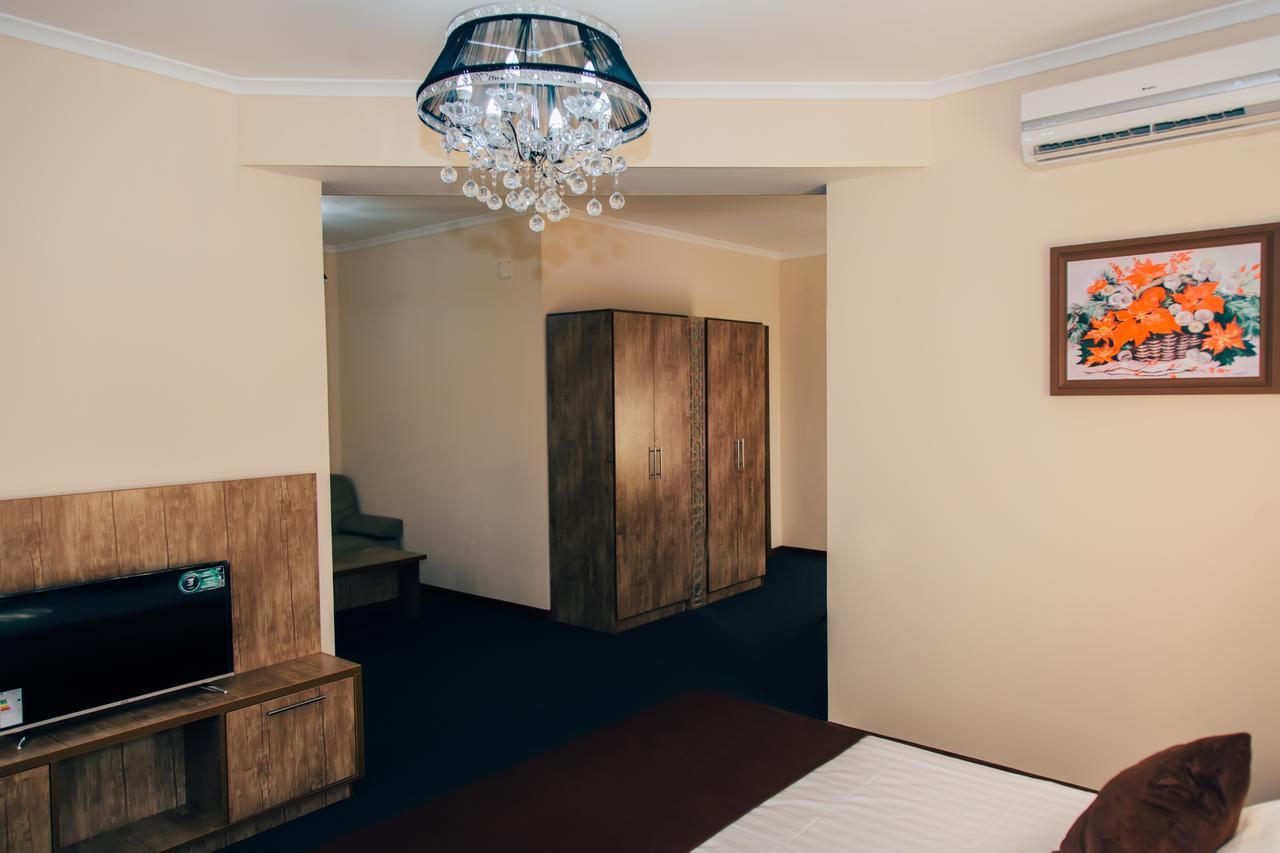Hotel Bek Samarkand Buitenkant foto
