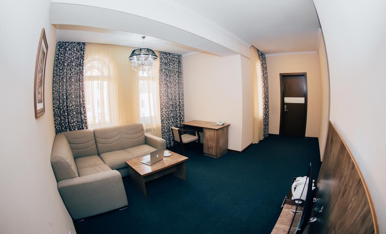 Hotel Bek Samarkand Buitenkant foto