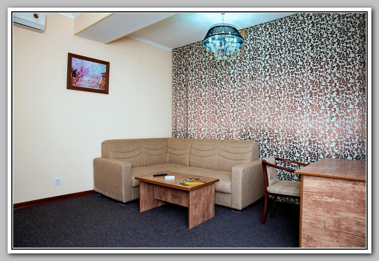 Hotel Bek Samarkand Buitenkant foto