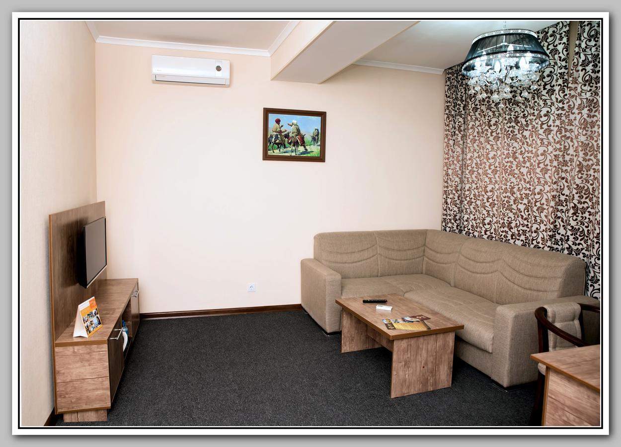Hotel Bek Samarkand Buitenkant foto